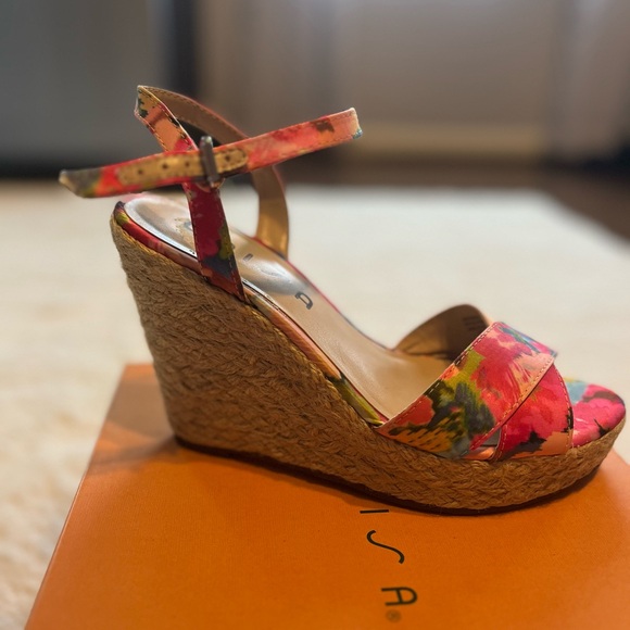 Unisa Espadrilles Pink and Peach floral Wedge Sandals - Picture 3 of 12